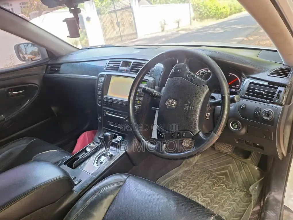 Toyota Crown Royale 2005 White