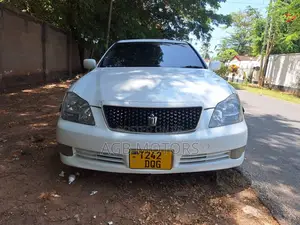 Toyota Crown Royale 2005 White