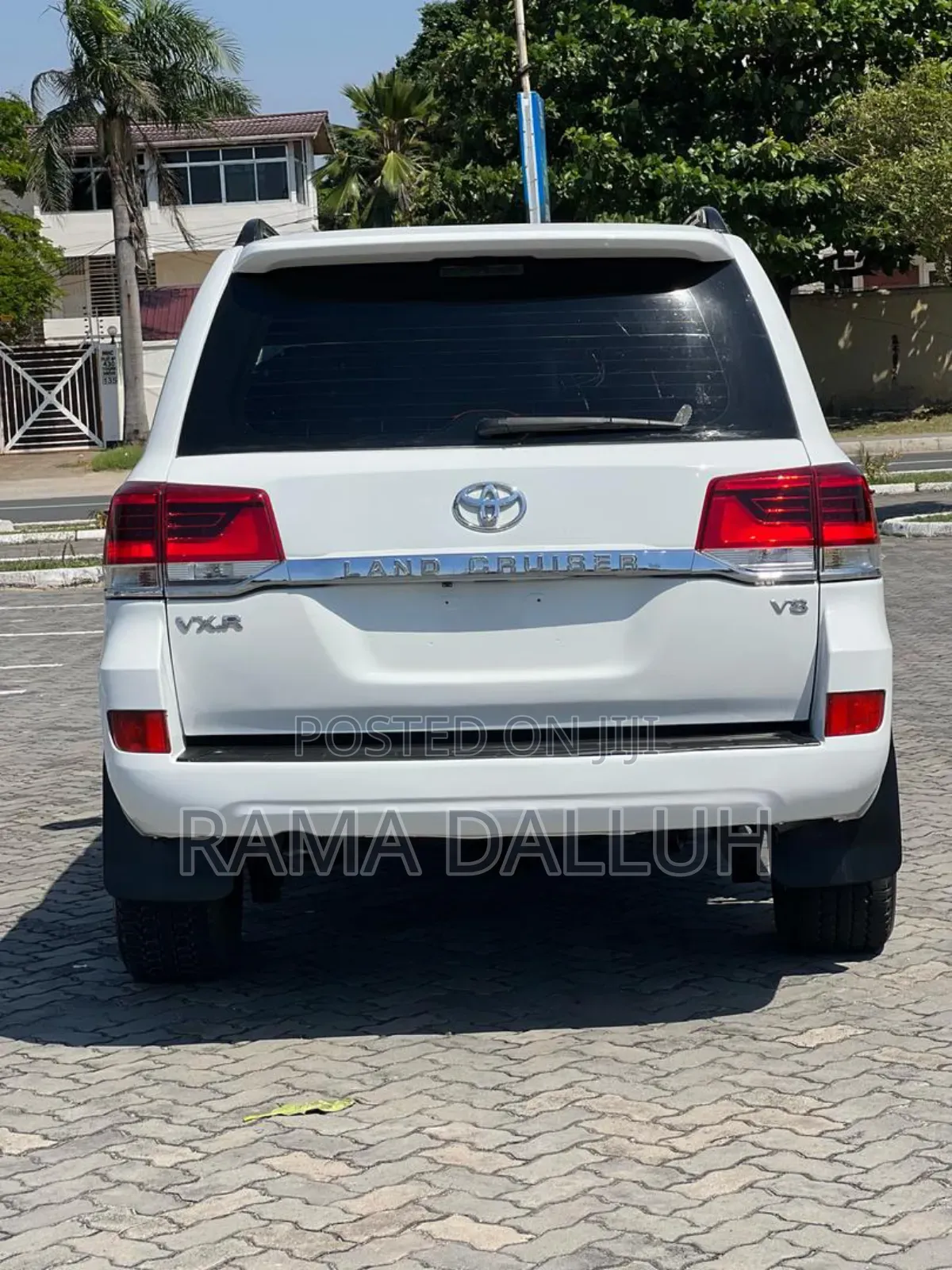 Toyota Land Cruiser 2012 White