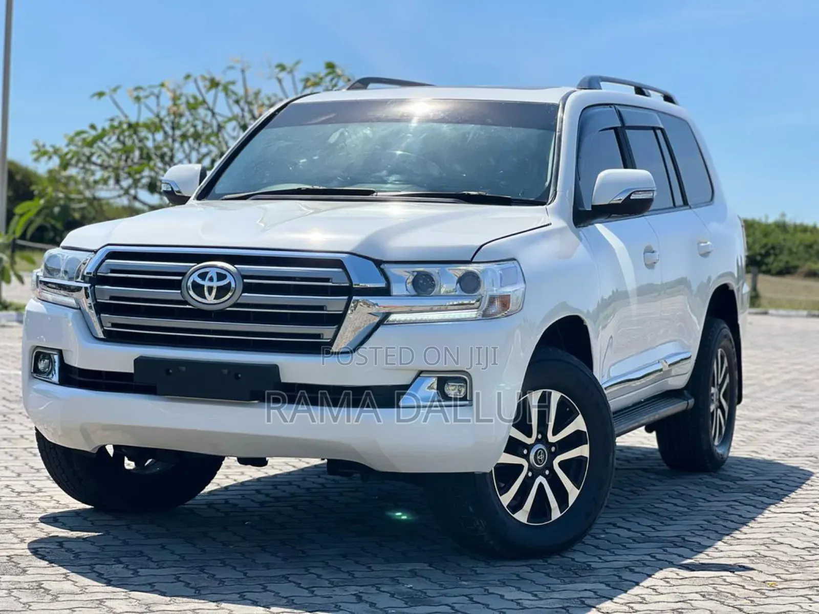 Toyota Land Cruiser 2012 White
