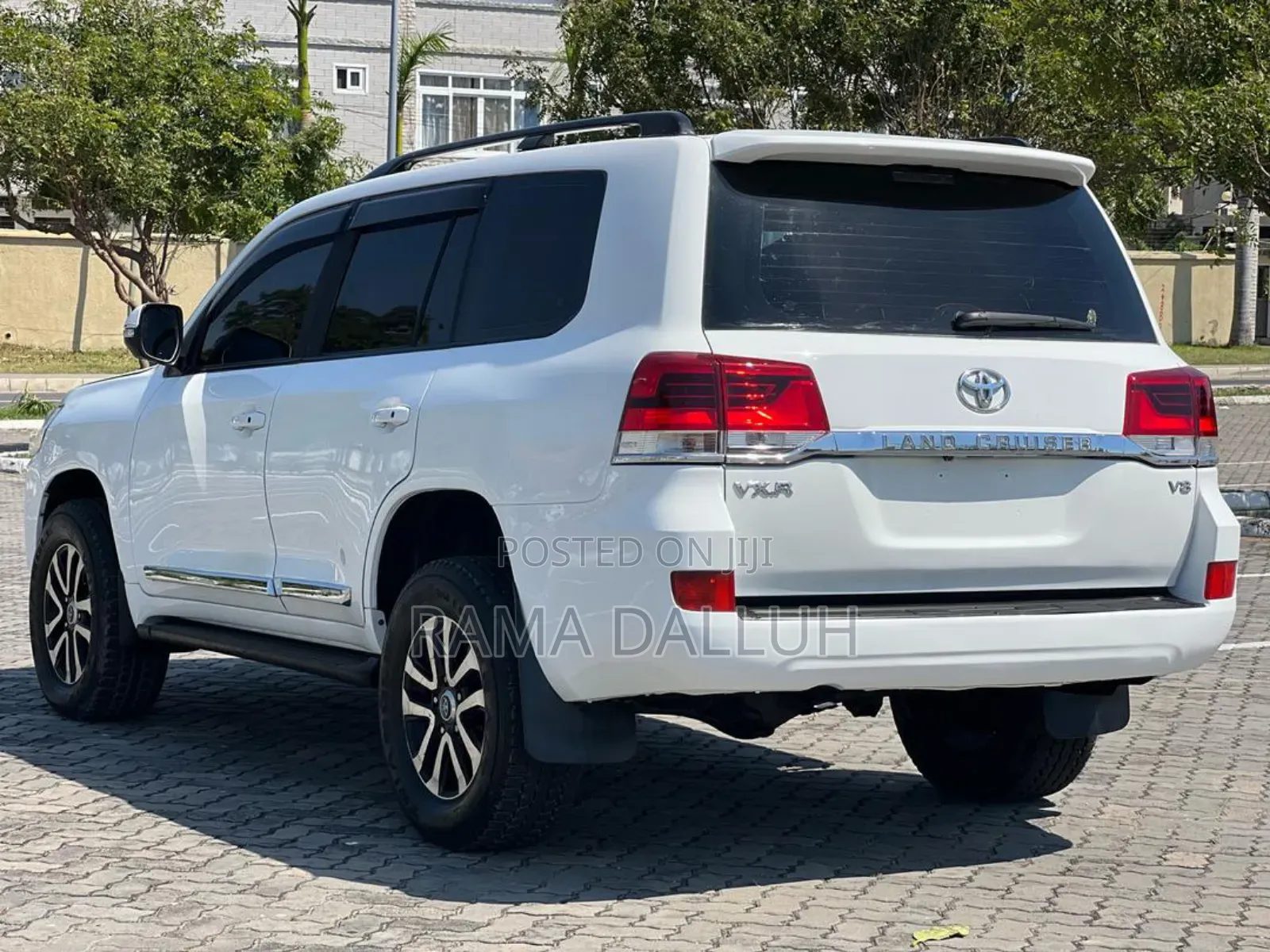 Toyota Land Cruiser 2012 White