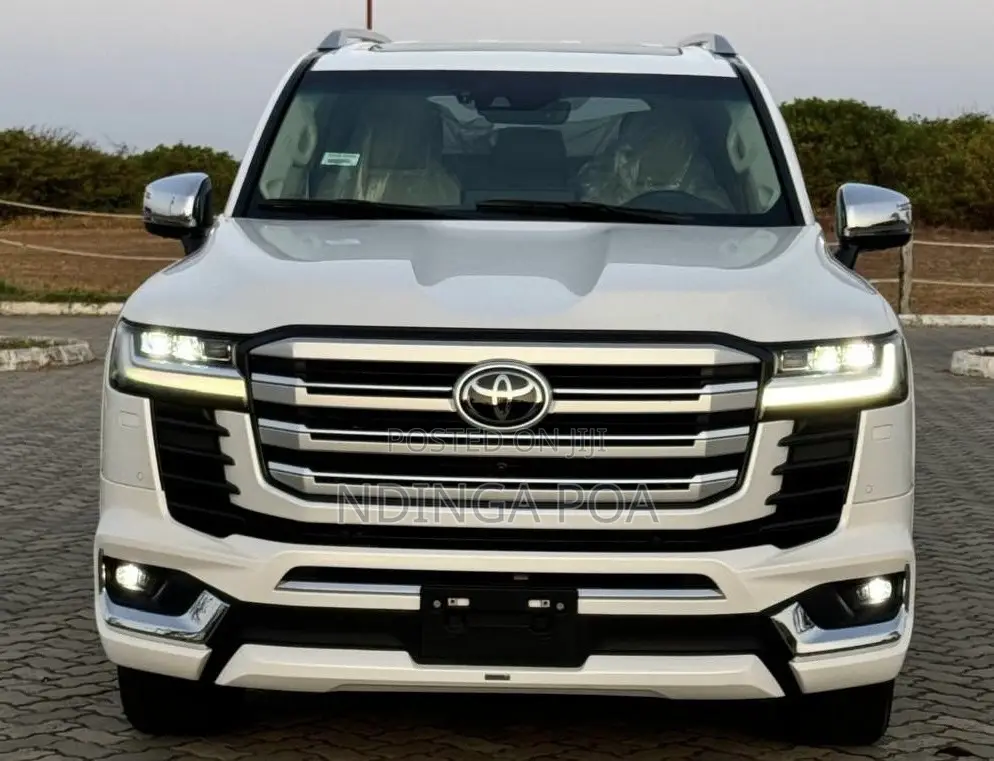 Toyota Land Cruiser 2023 White