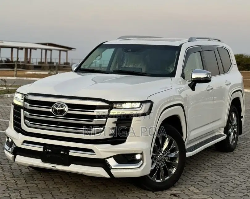 Toyota Land Cruiser 2023 White