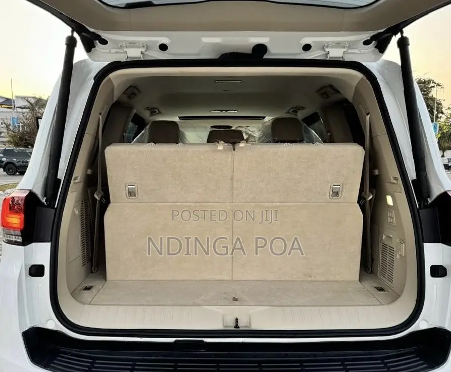 Toyota Land Cruiser 2023 White