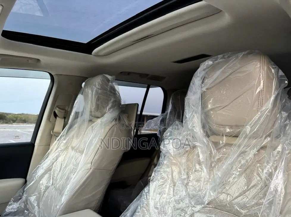 Toyota Land Cruiser 2023 White