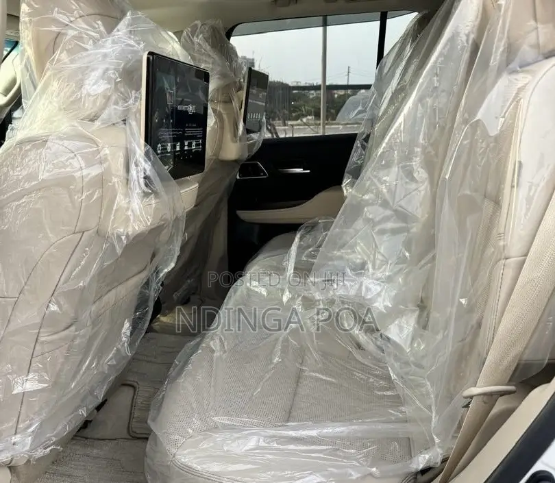 Toyota Land Cruiser 2023 White