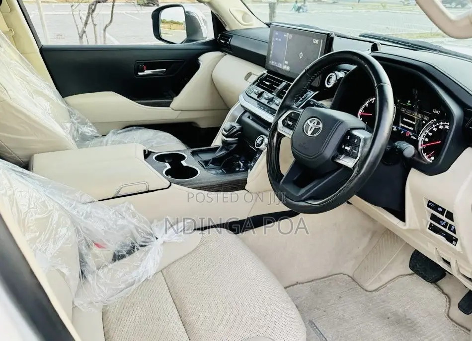 Toyota Land Cruiser 2023 White