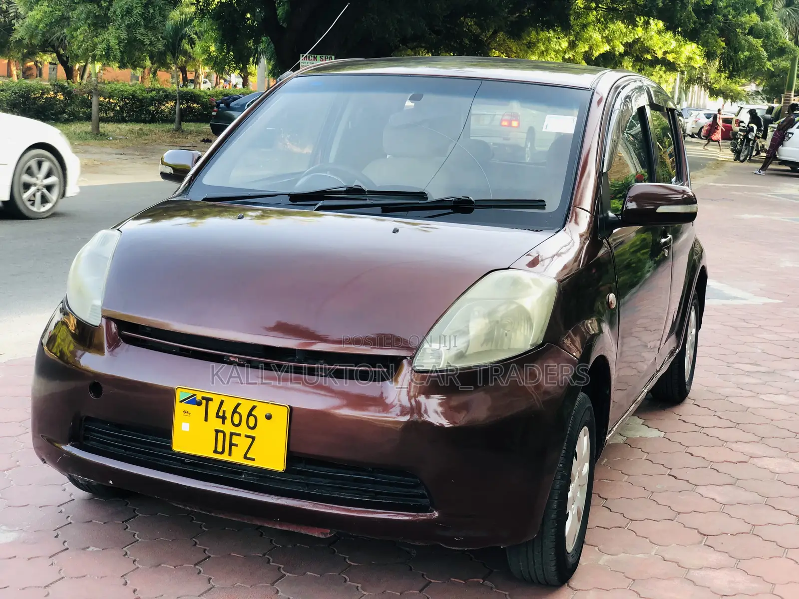 Toyota Passo 2005 Pink