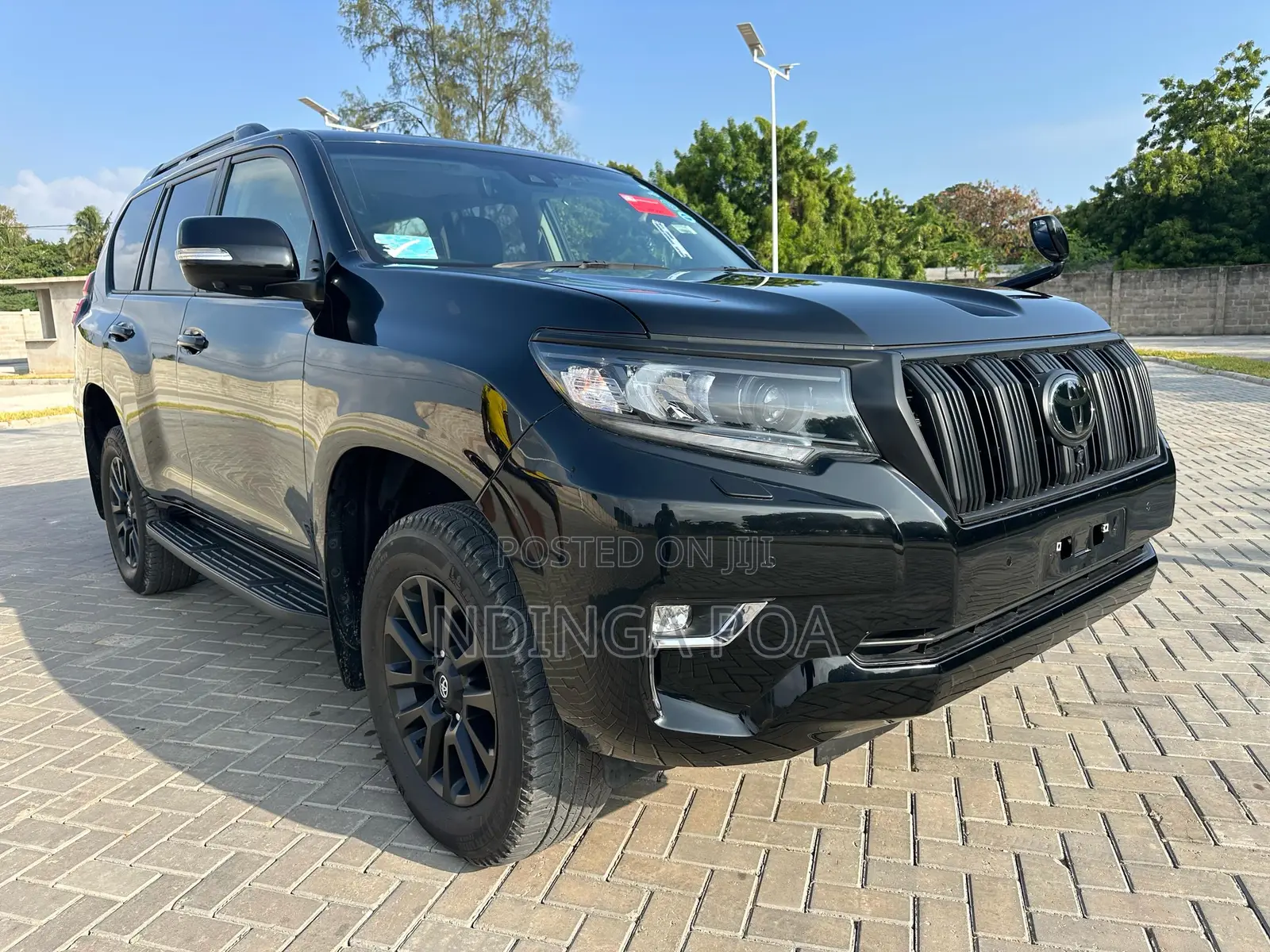 Toyota Land Cruiser Prado 2022 Black