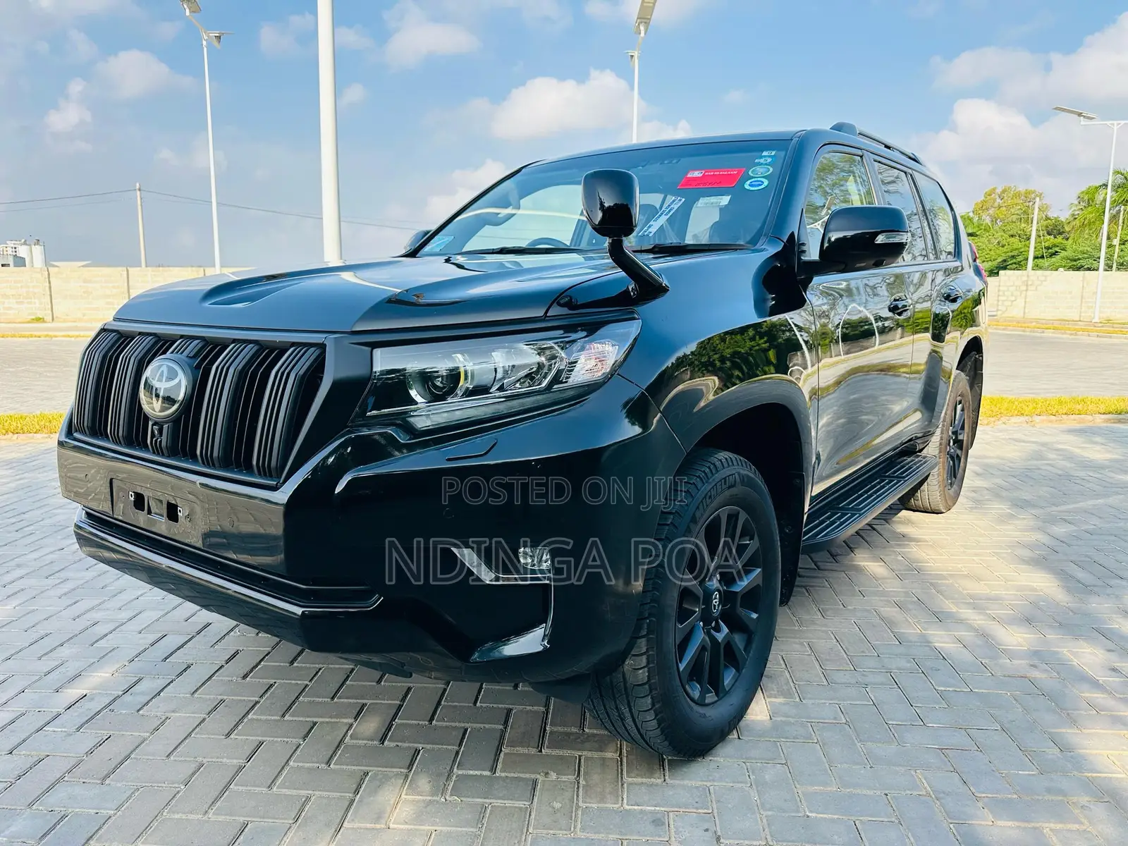 Toyota Land Cruiser Prado 2022 Black
