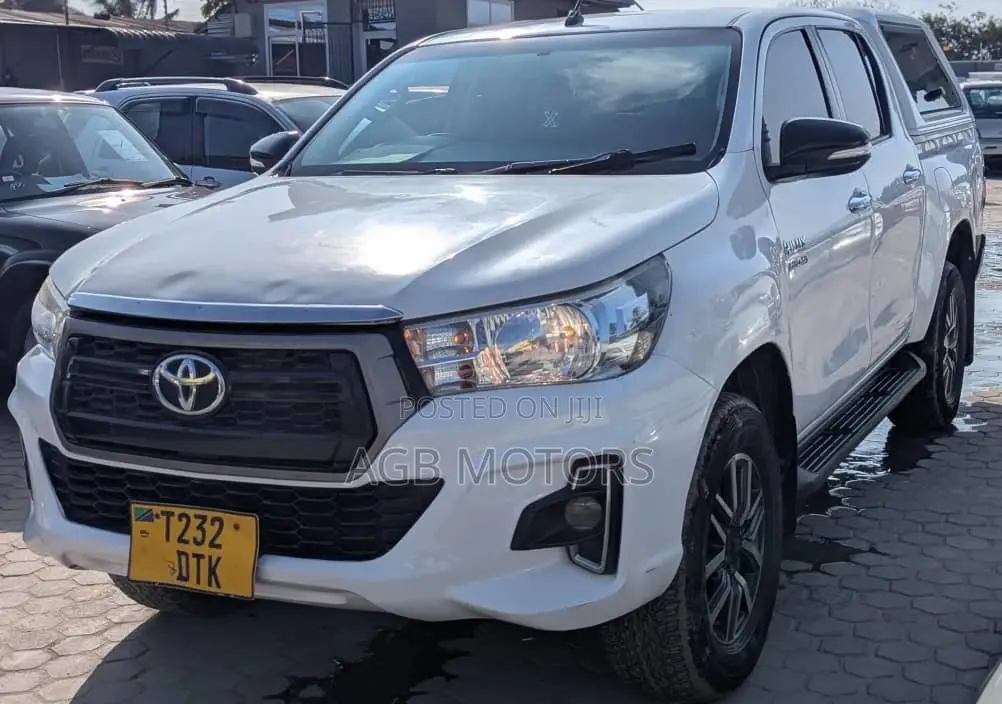 Toyota Hilux 2016 White