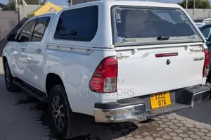 Toyota Hilux 2016 White