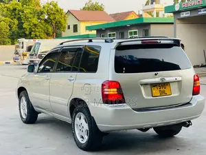 Toyota Kluger 2002 Silver