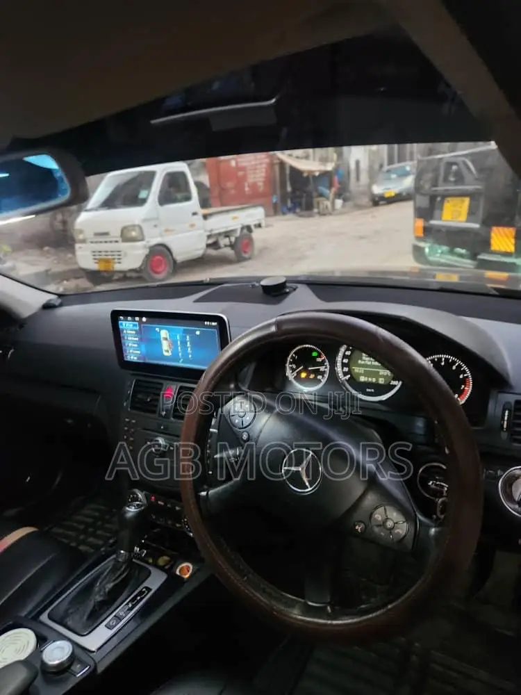 Mercedes-Benz C-Class 2011 Green