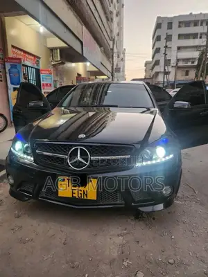 Mercedes-Benz C-Class 2011 Green