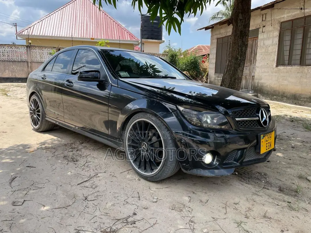 Mercedes-Benz C-Class 2011 Green