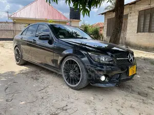 Mercedes-Benz C-Class 2011 Green