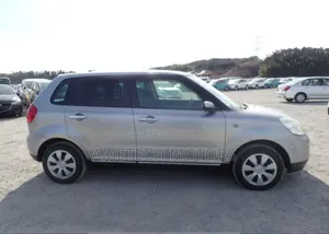Mazda Verisa 2010 Silver