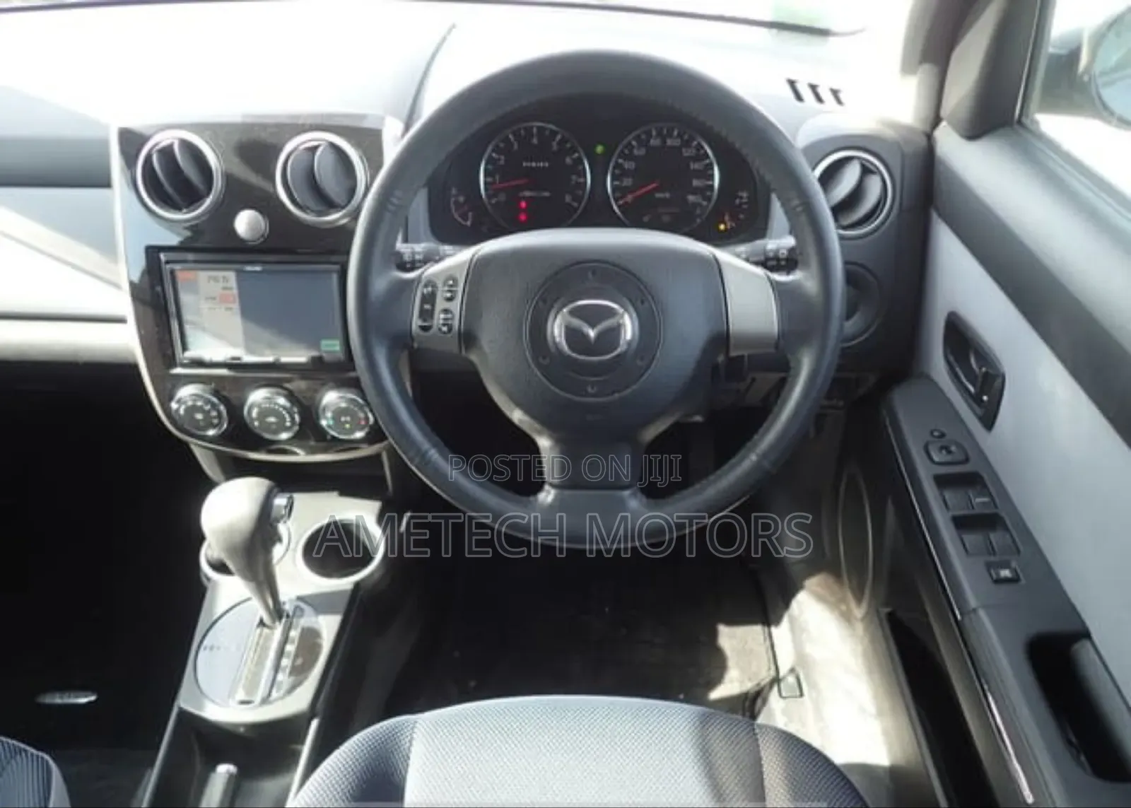 Mazda Verisa 2010 Silver