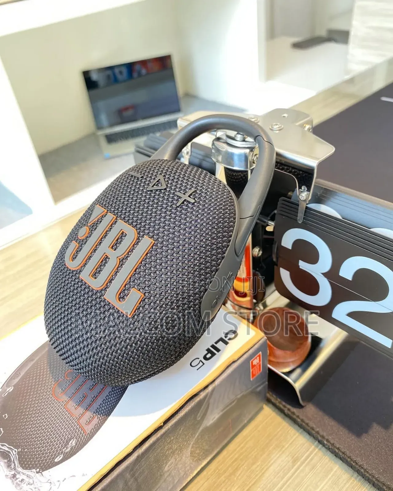 JBL Clip 5