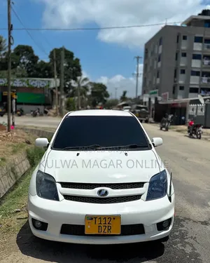 Toyota IST 2006 White