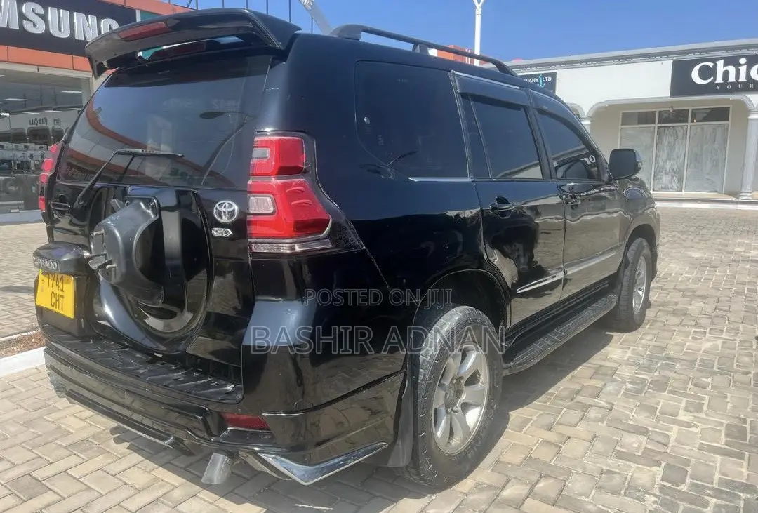 Toyota Land Cruiser Prado 3.0 TD 2010 Black