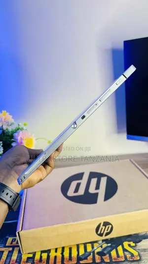 New Laptop HP Elite X2 1012 8GB Intel SSD 256GB