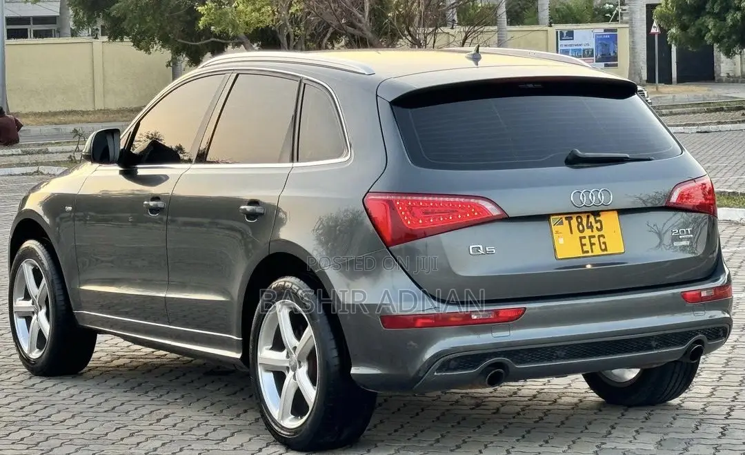Audi Q5 2009 Gray
