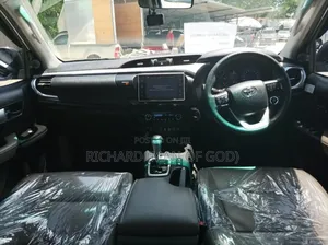 Toyota Hilux 2019 Gray