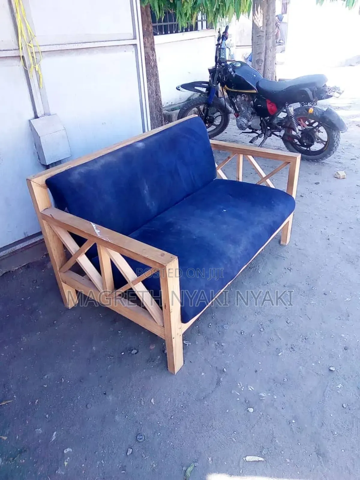 Sofa La Kisasa La Watu Spring Na Fiber