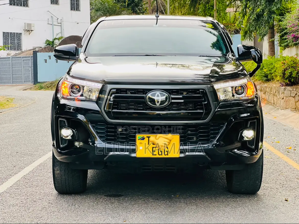Toyota Hilux 2020 Black