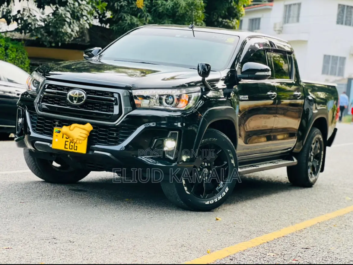 Toyota Hilux 2020 Black