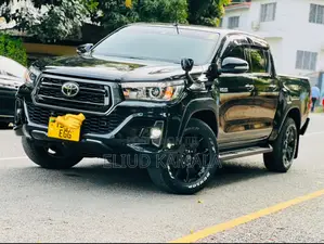 Toyota Hilux 2020 Black