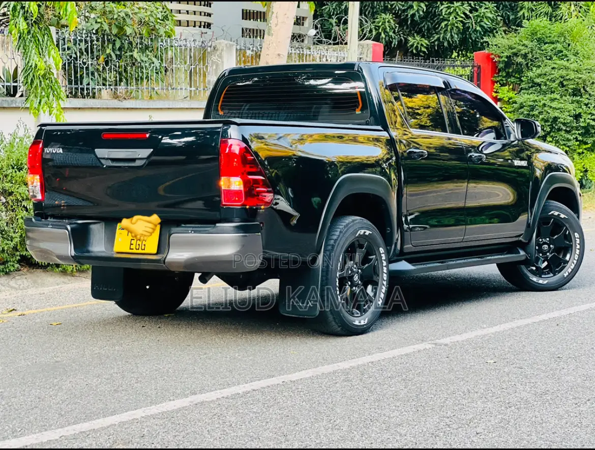 Toyota Hilux 2020 Black