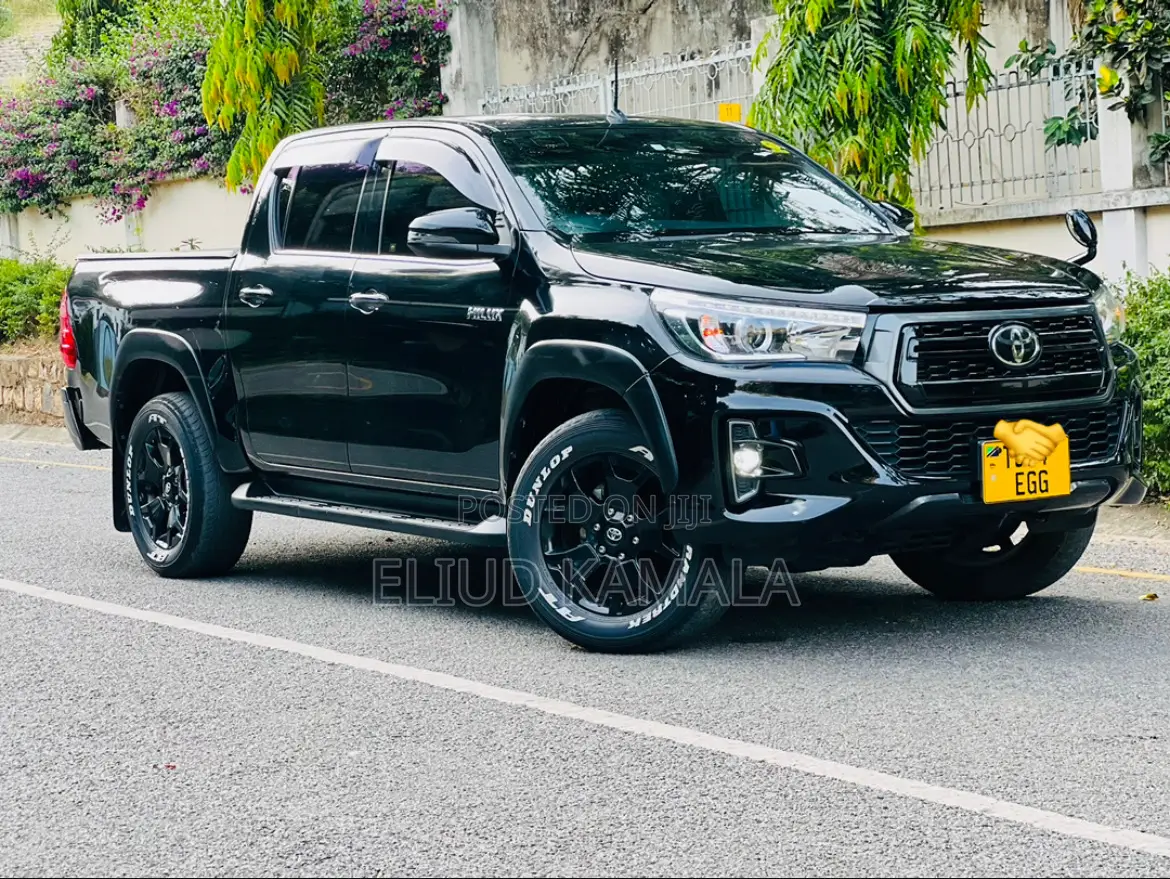 Toyota Hilux 2020 Black