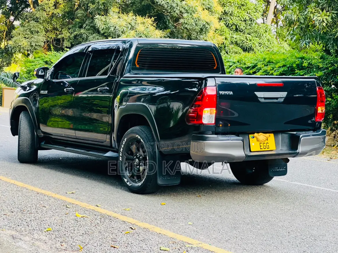 Toyota Hilux 2020 Black