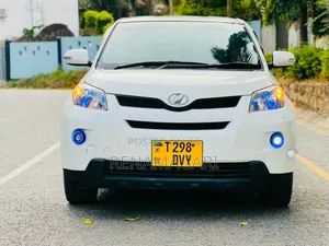 Toyota IST 2009 White