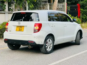 Toyota IST 2009 White
