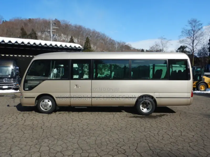 Toyota Coaster 2005 Gold