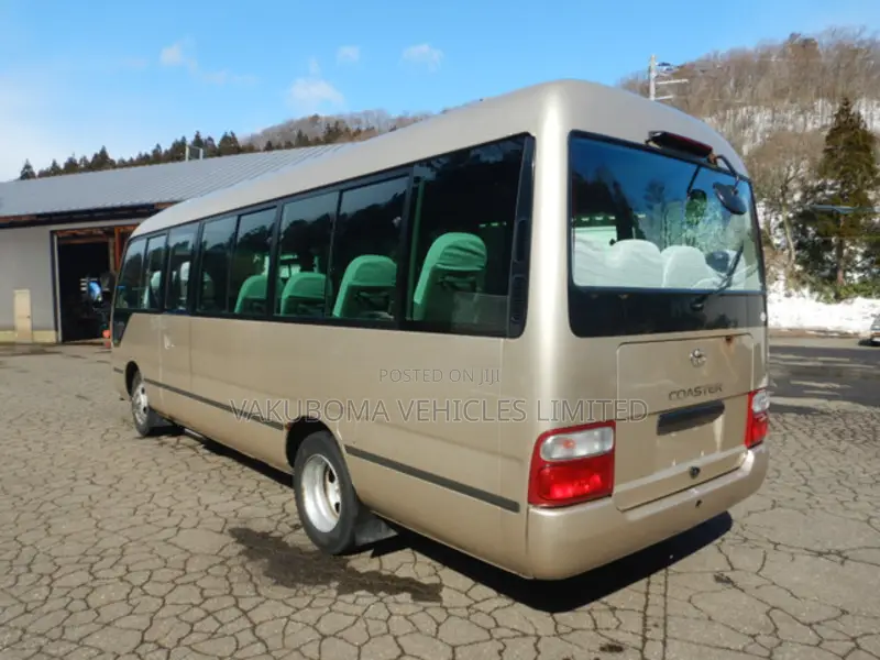 Toyota Coaster 2005 Gold