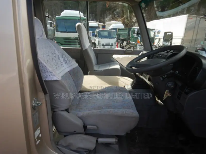 Toyota Coaster 2005 Gold
