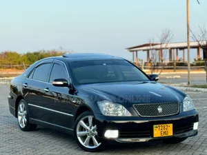Toyota Crown Royale 2005 Black
