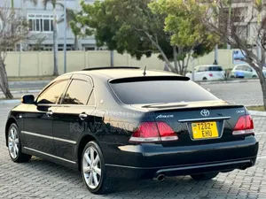 Toyota Crown Royale 2005 Black