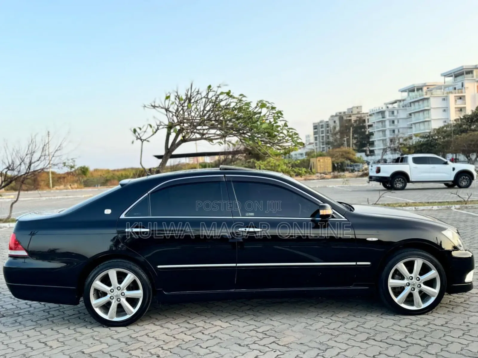Toyota Crown Royale 2005 Black