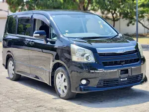 Toyota Noah 2.0 143hp FWD (8 Seater) 2008 Black