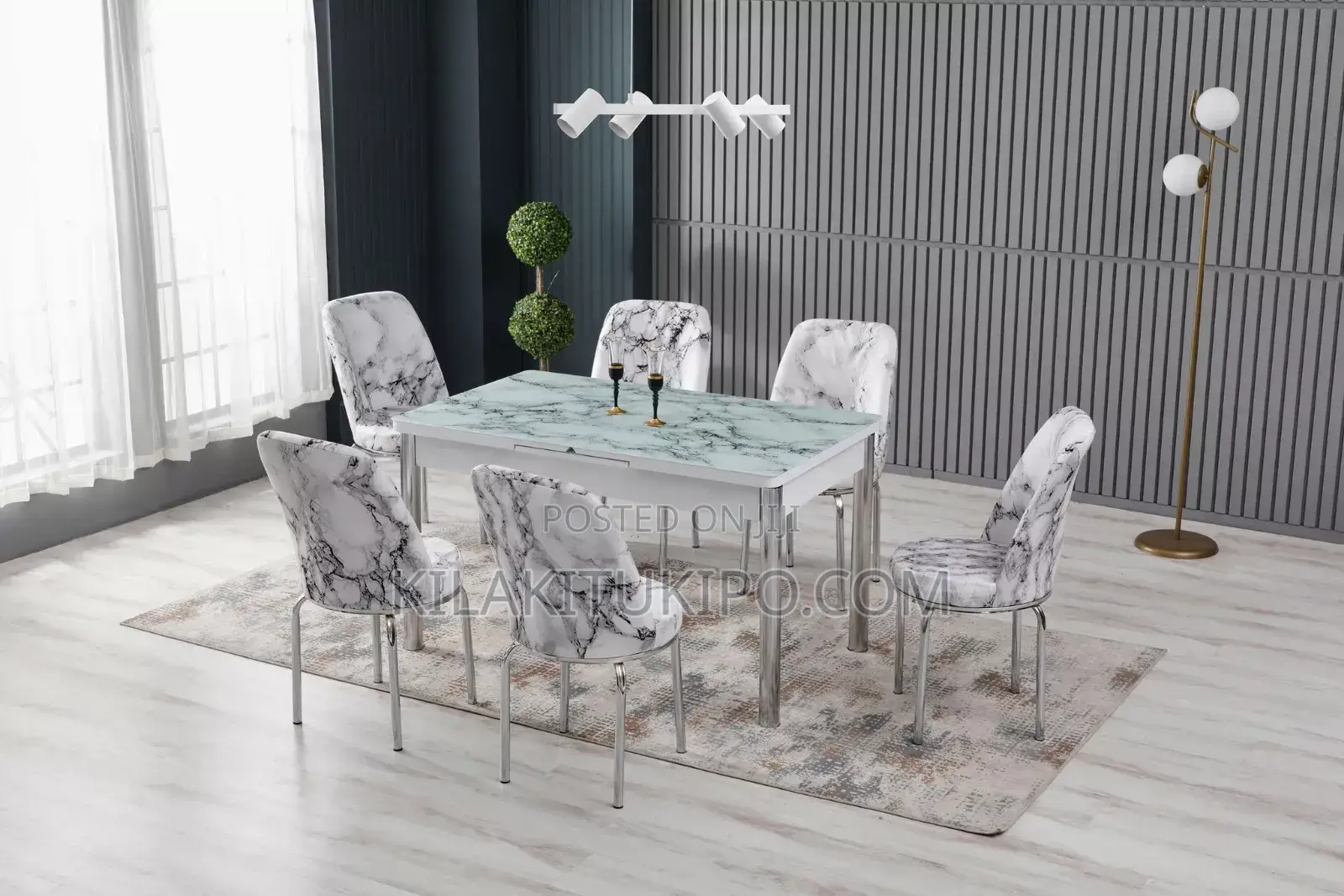 Decorative Dinning Table With 6 Chairs