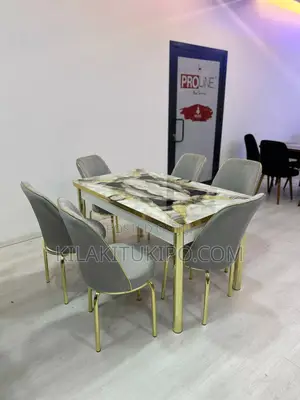 Decorative Dinning Table With 6 Chairs