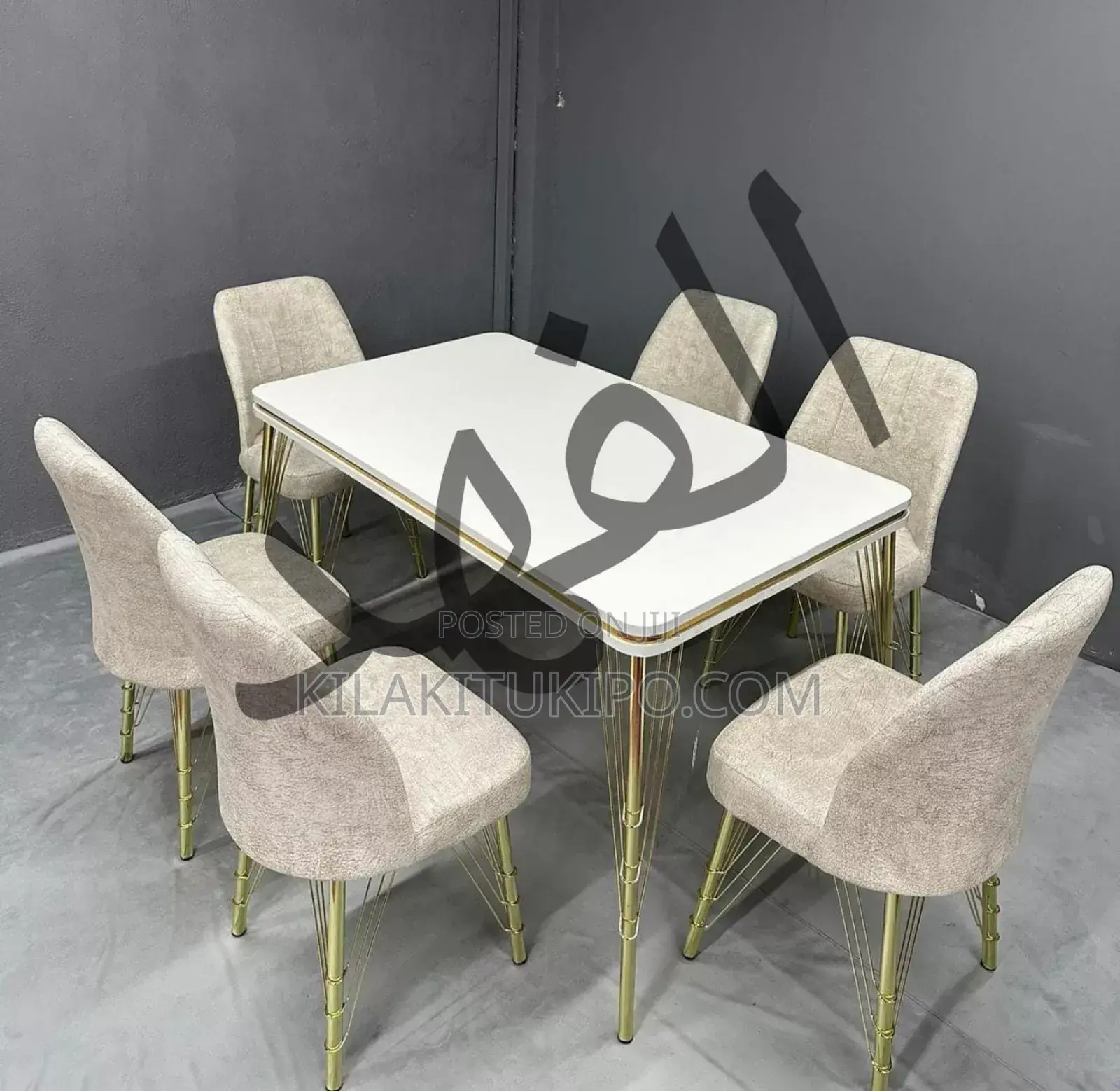 Decorative Dinning Table With 6 Chairs