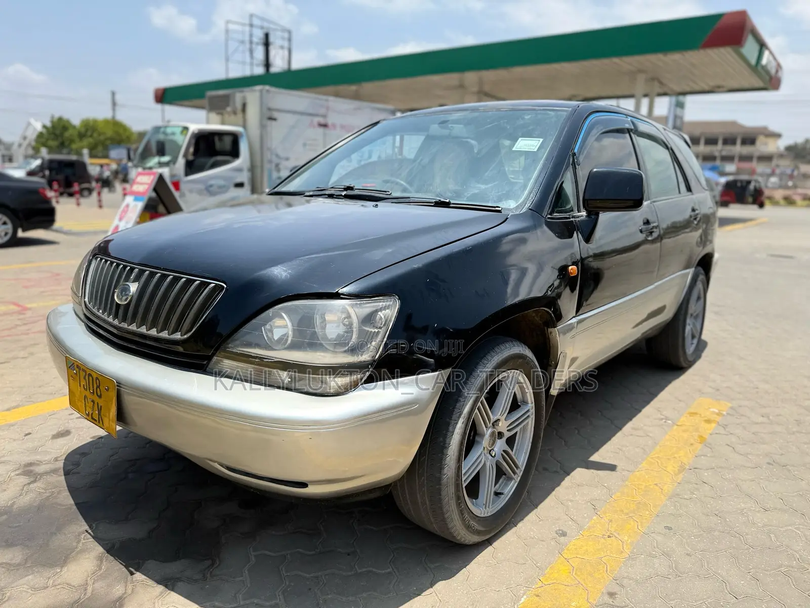 Toyota Harrier 2000 Black