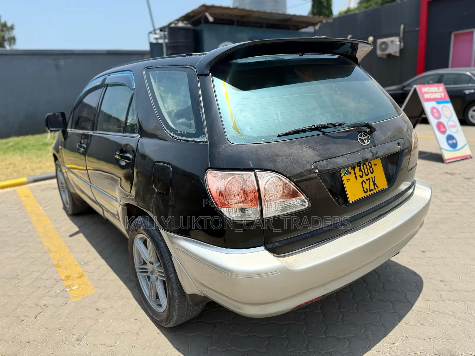 Toyota Harrier 2000 Black
